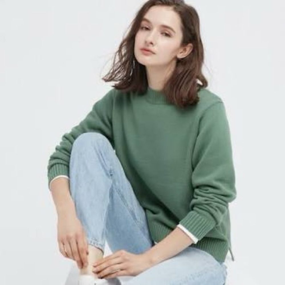 Uniqlo Women Green Cotton Women's Sweater